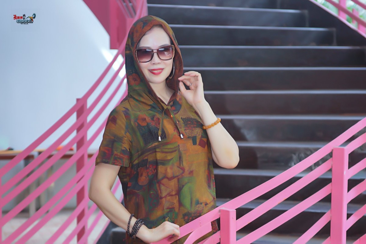 【创意园时尚美女】---文文