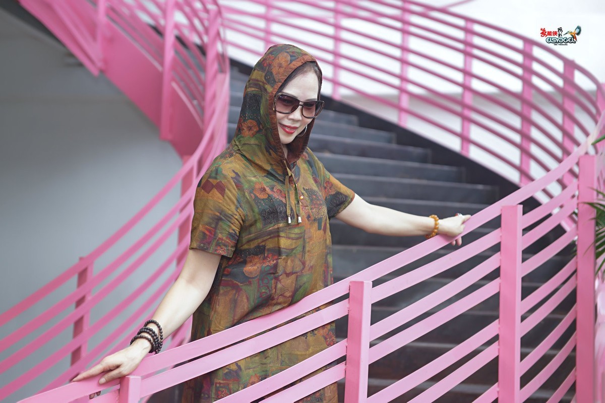 【创意园时尚美女】---文文