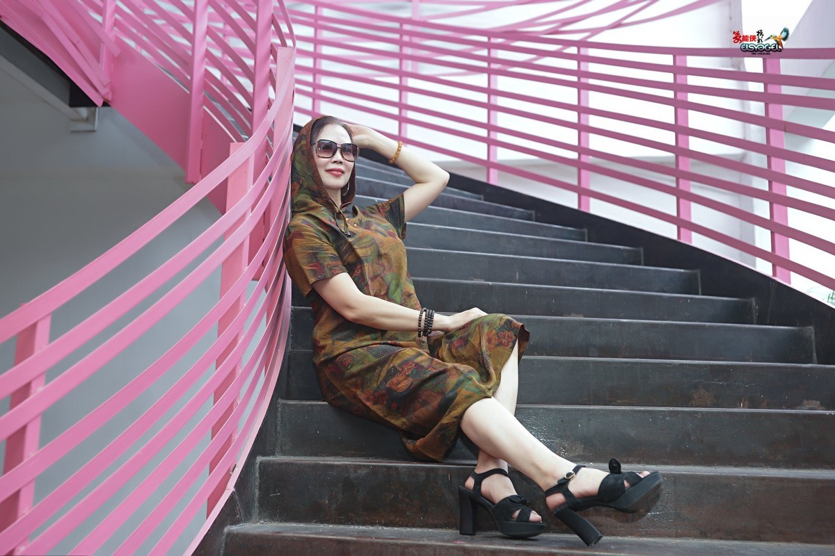 【创意园时尚美女】---文文