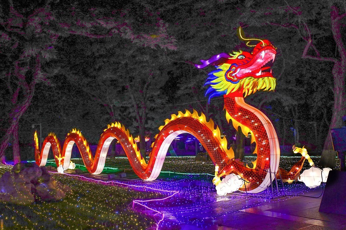 龙潭公园光影秀