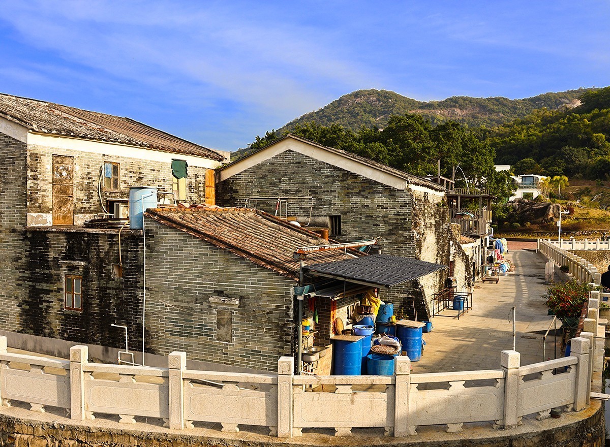 小小鱼村大澳村。祝版主和各位师友新年快乐平安顺遂好运连连！