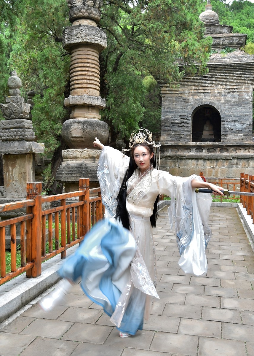 【视觉光影】 灵 岩 侠 女 （22）