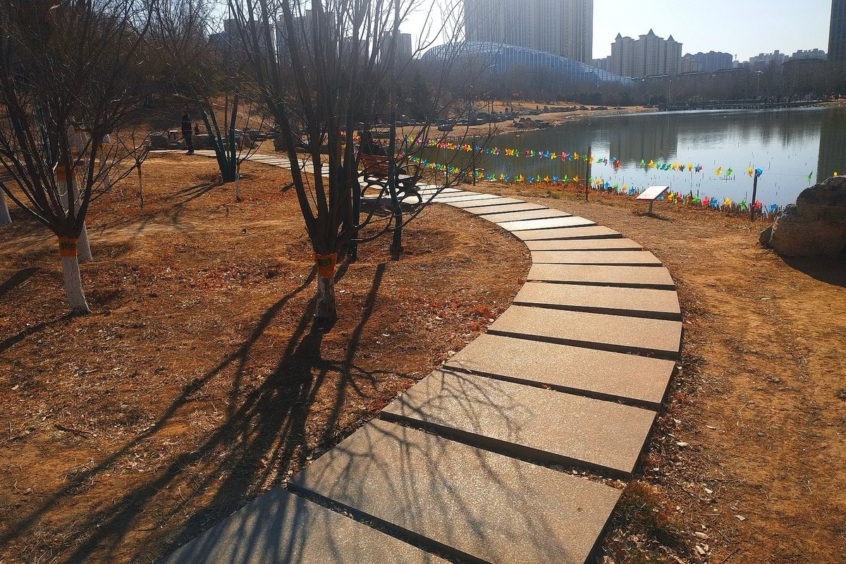 初春·昆仑公园