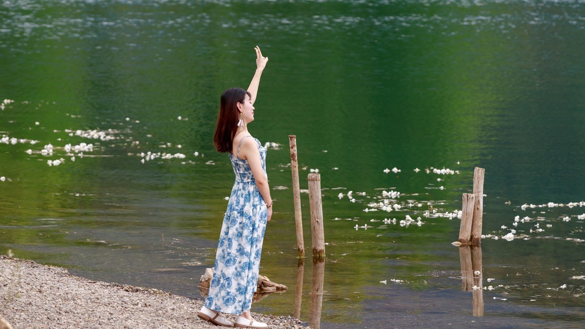 泸沽湖蹭拍美女