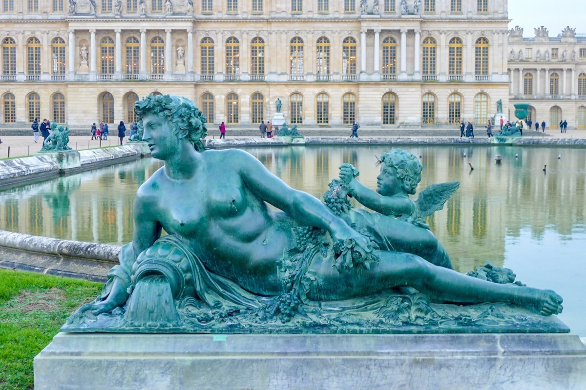 “法尔赛宫”留影--祝师友新年快乐！！！