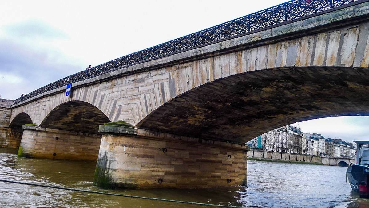 冬日之“塞纳河”（巴黎）--祝师友新年快乐！！！