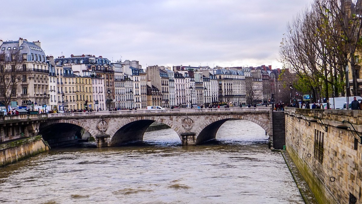 冬日之“塞纳河”（巴黎）--祝师友新年快乐！！！
