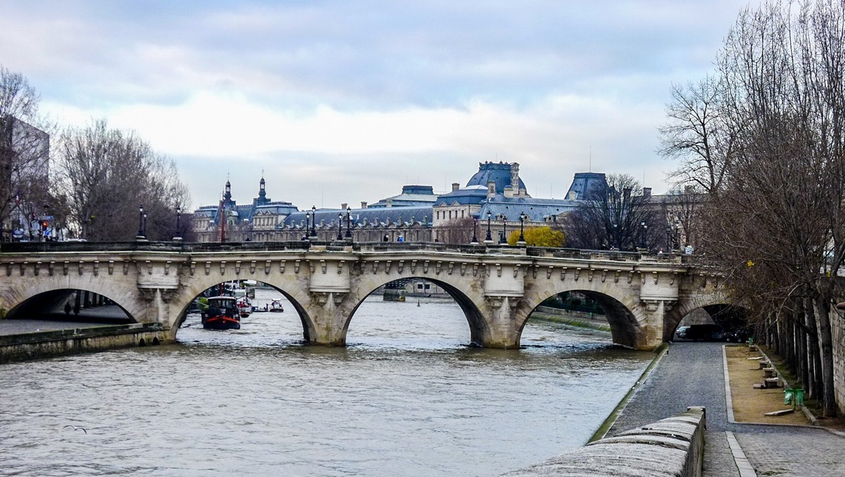 冬日之“塞纳河”（巴黎）--祝师友新年快乐！！！