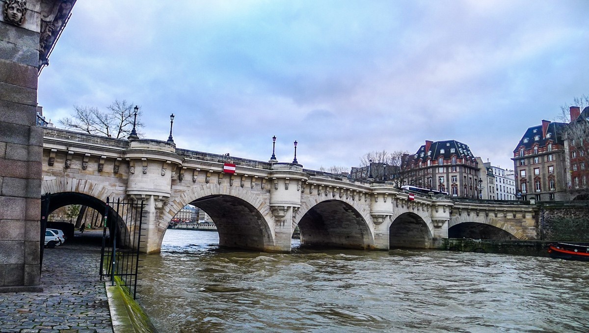 冬日之“塞纳河”（巴黎）--祝师友新年快乐！！！