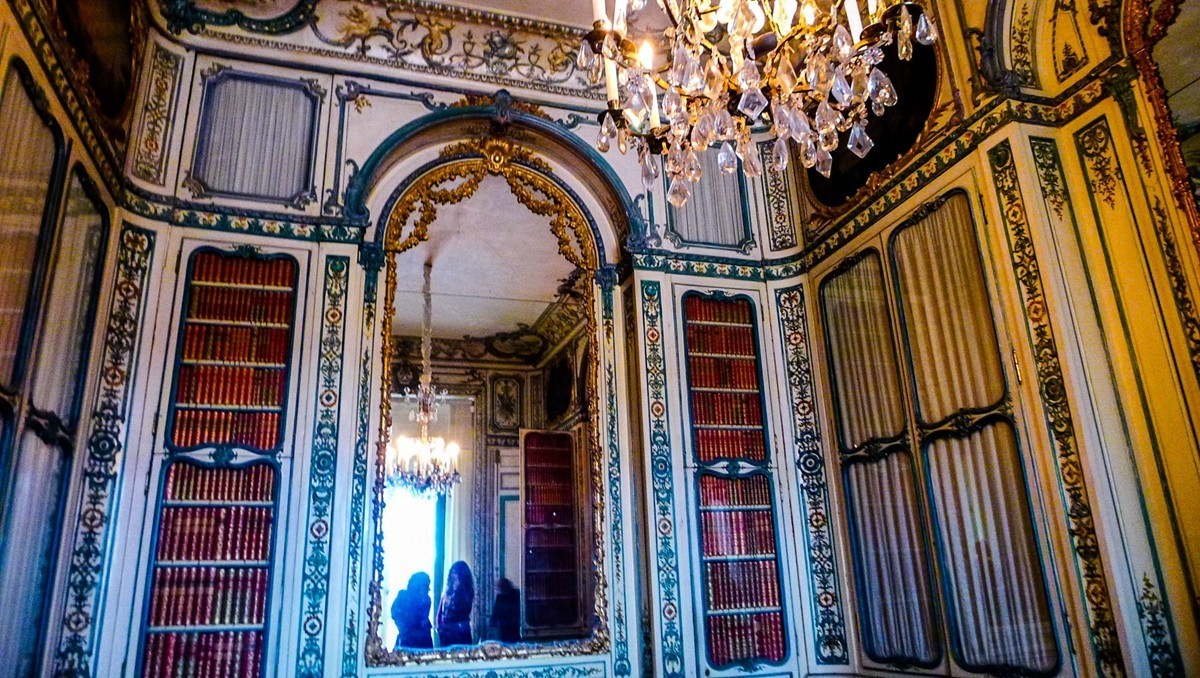 “法尔赛宫”留影--祝师友新年快乐！！！