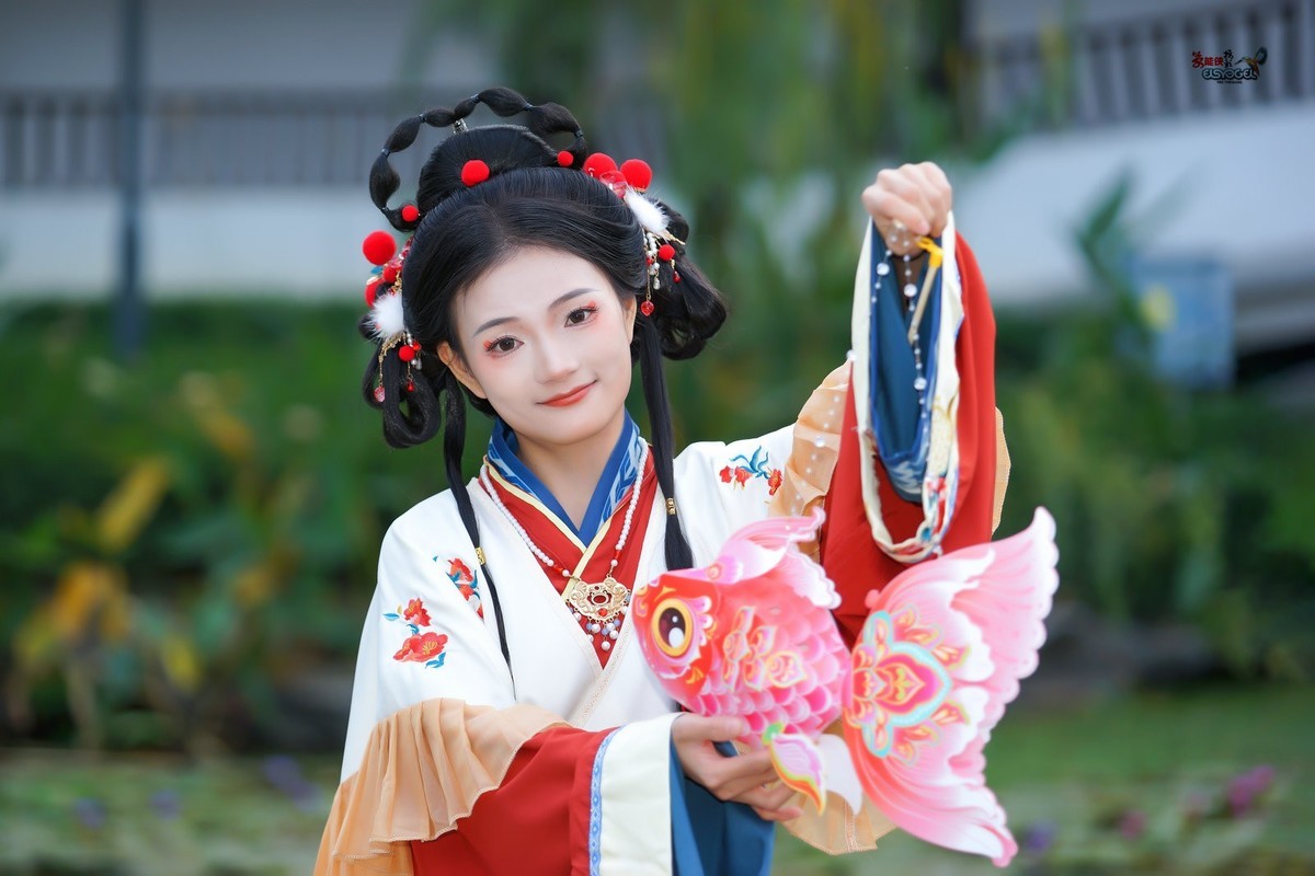 【可爱小金鱼汉服女孩】---娜娜