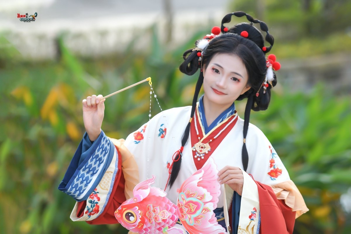 【可爱小金鱼汉服女孩】---娜娜