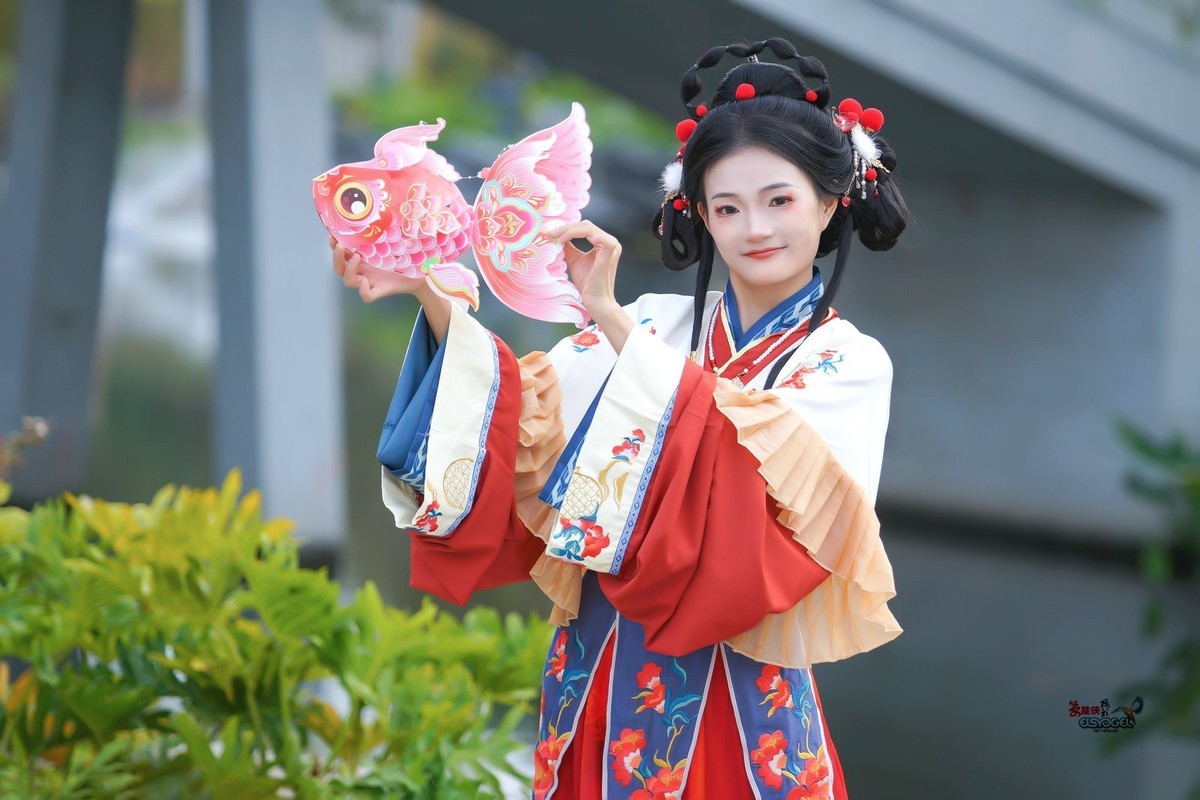 【可爱小金鱼汉服女孩】---娜娜