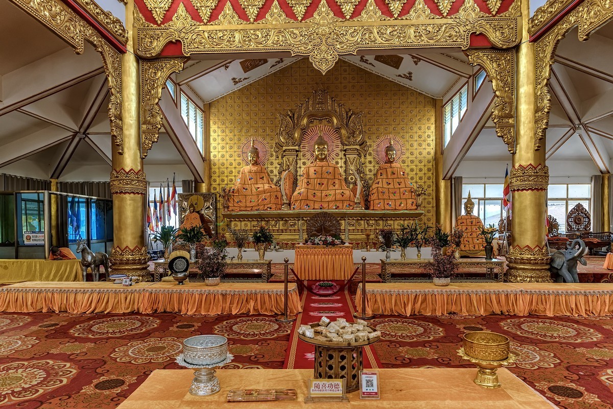 云南瑞丽 · 总佛寺