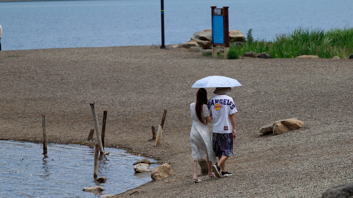 泸沽湖蹭拍美女