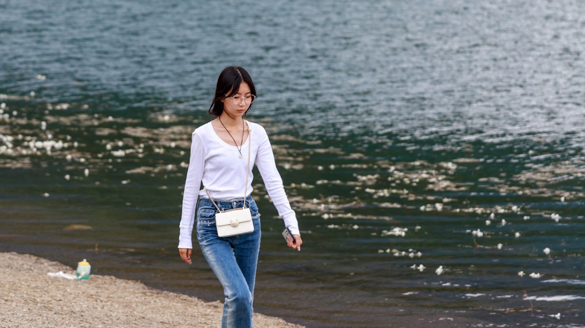 泸沽湖蹭拍美女