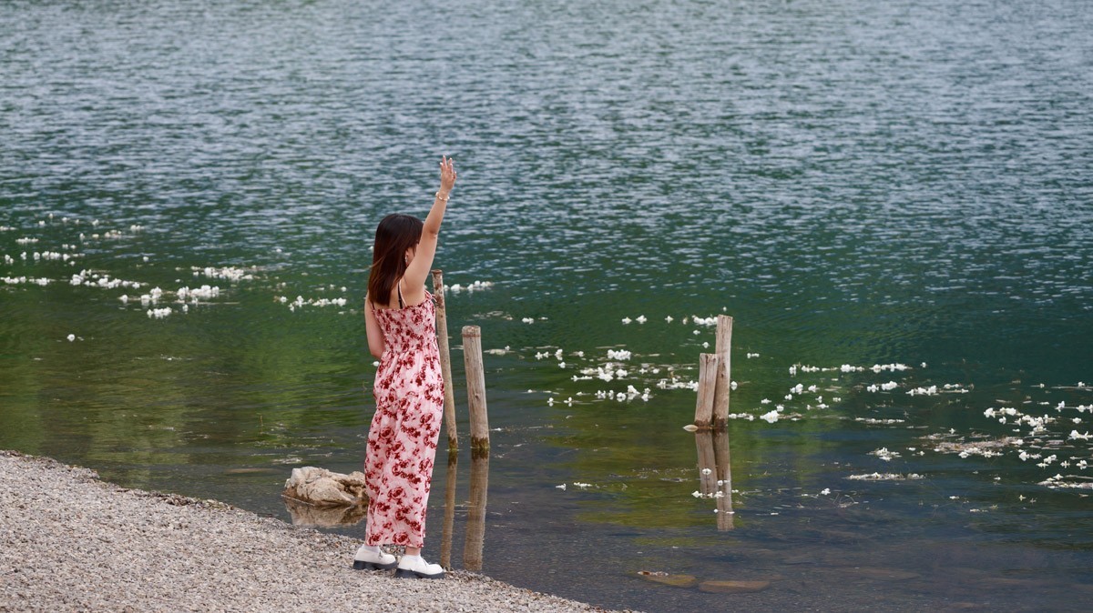 泸沽湖蹭拍美女