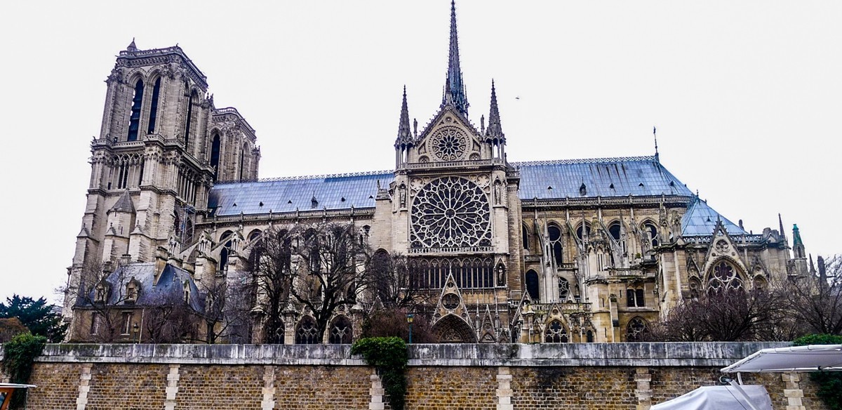 “巴黎圣母院”记忆--祝师友新年快乐！！！