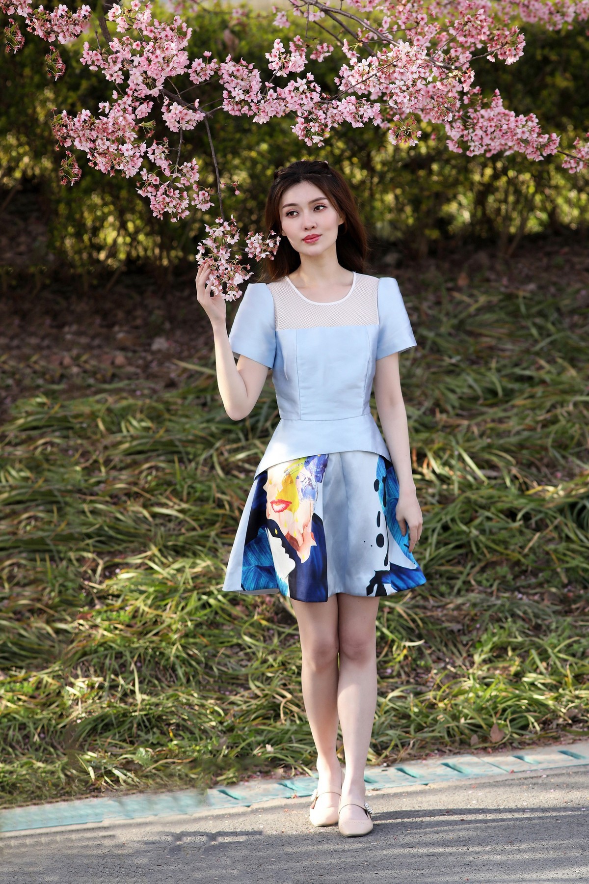 有点混血（试用 PT Portrait）樱花树旁留个影系列06