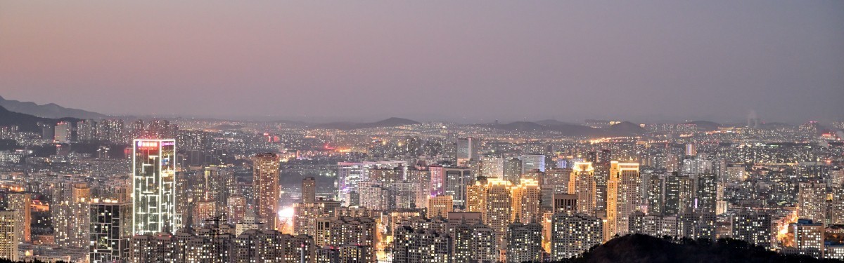 大连莲花山俯瞰星海湾大桥