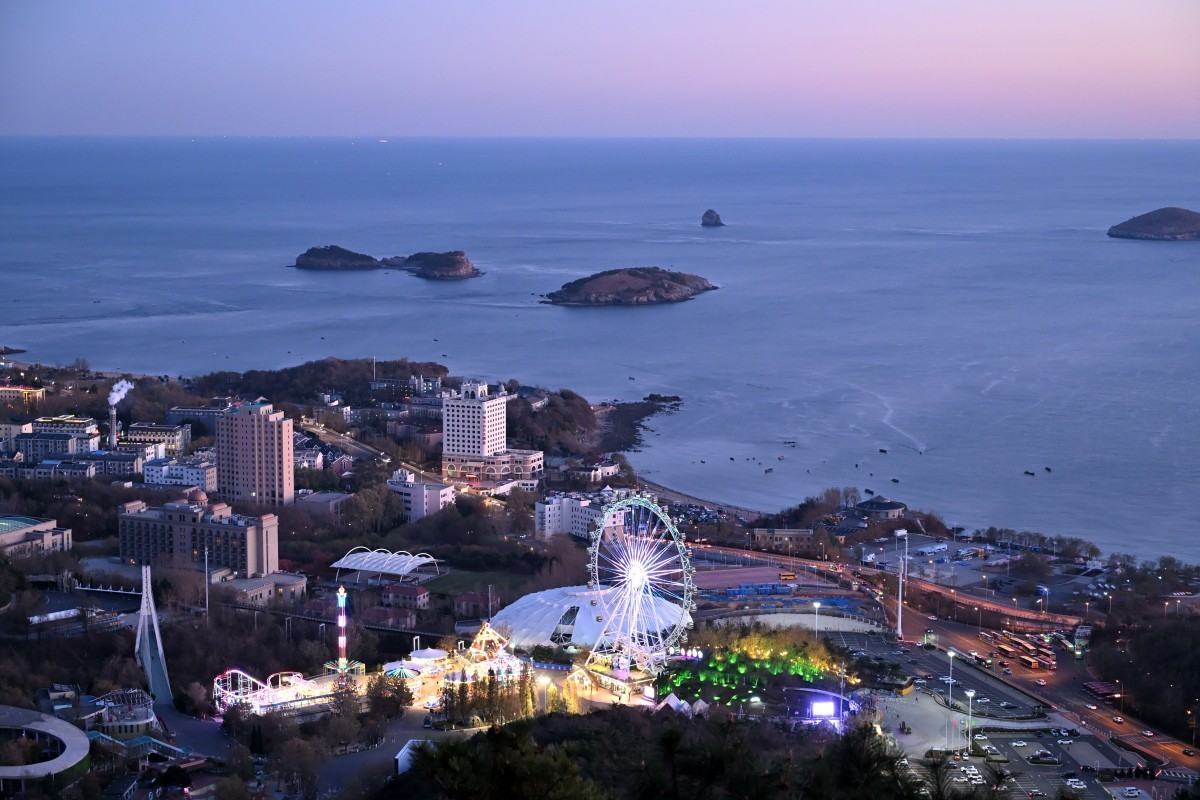 大连莲花山俯瞰星海湾大桥