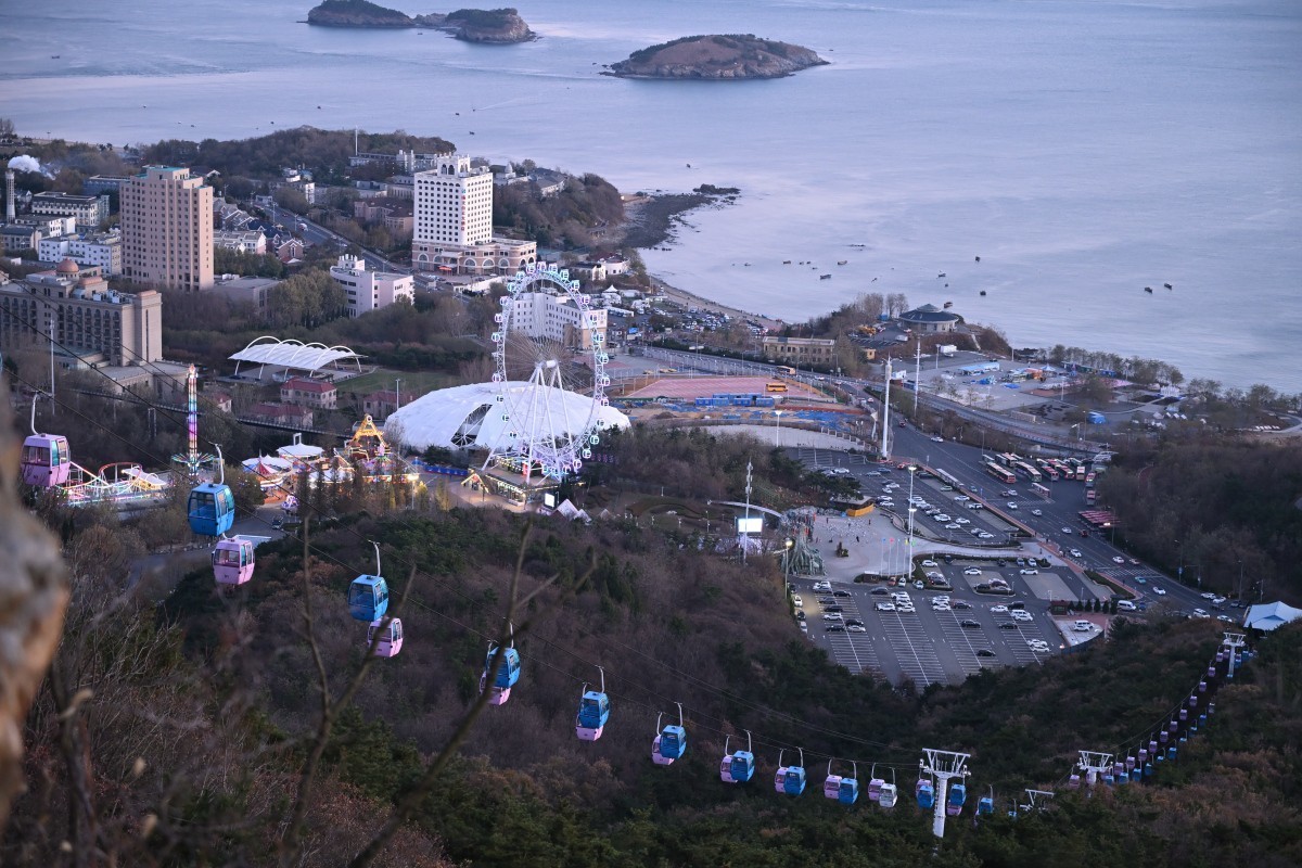 大连莲花山俯瞰星海湾大桥