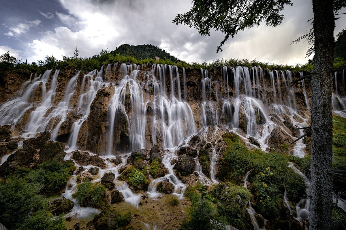 流光溢彩九寨沟