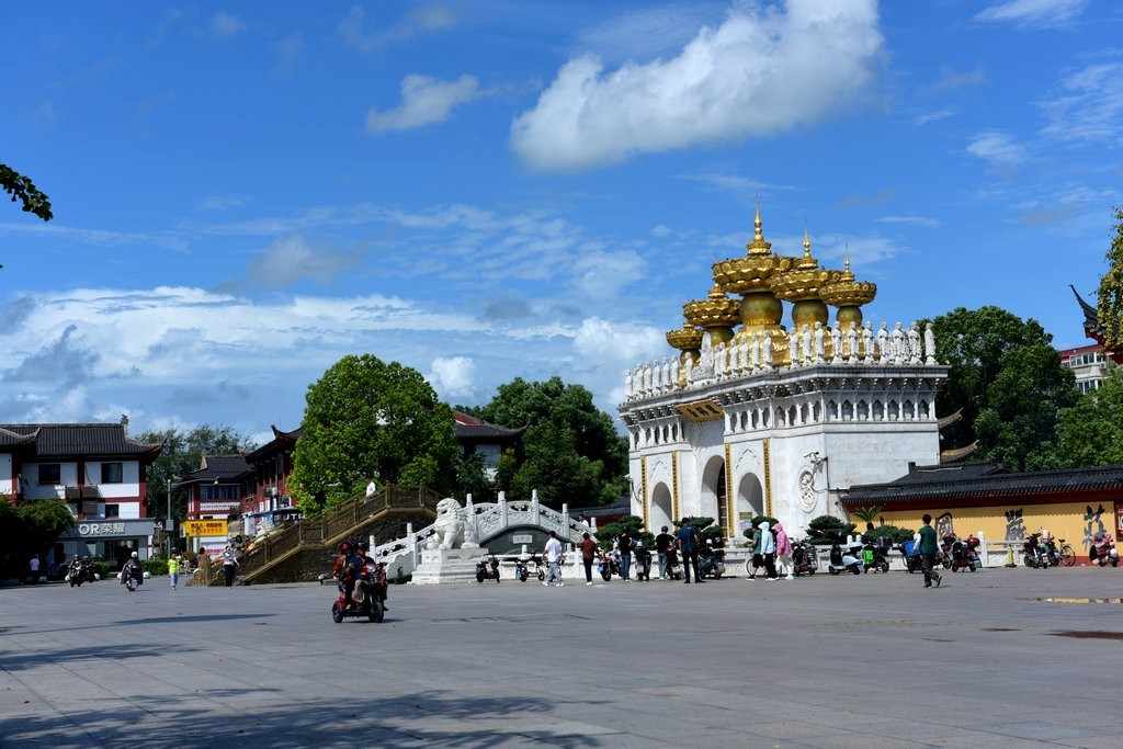 逍遥自在乐天真