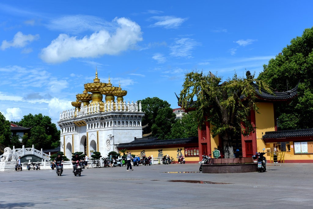 逍遥自在乐天真