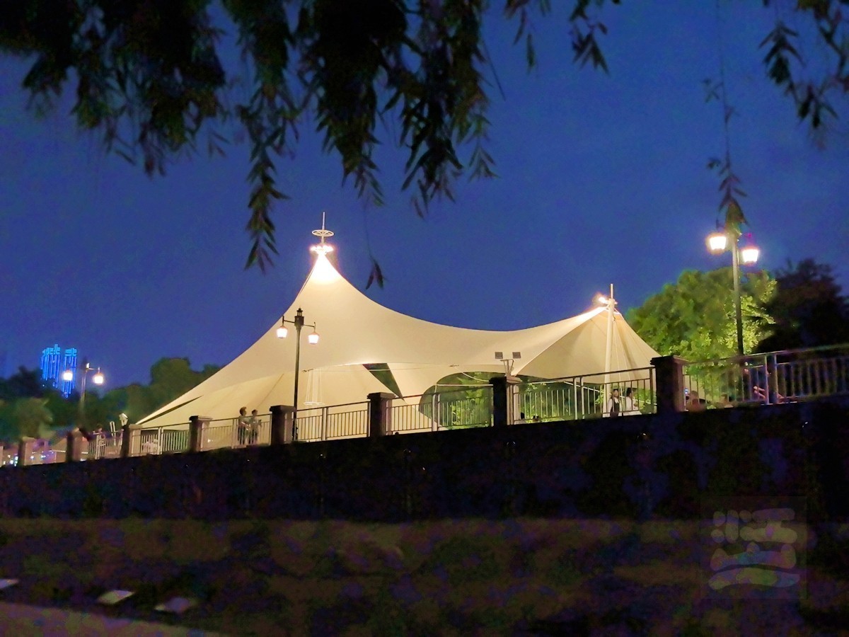 江畔黄昏2——武汉随笔