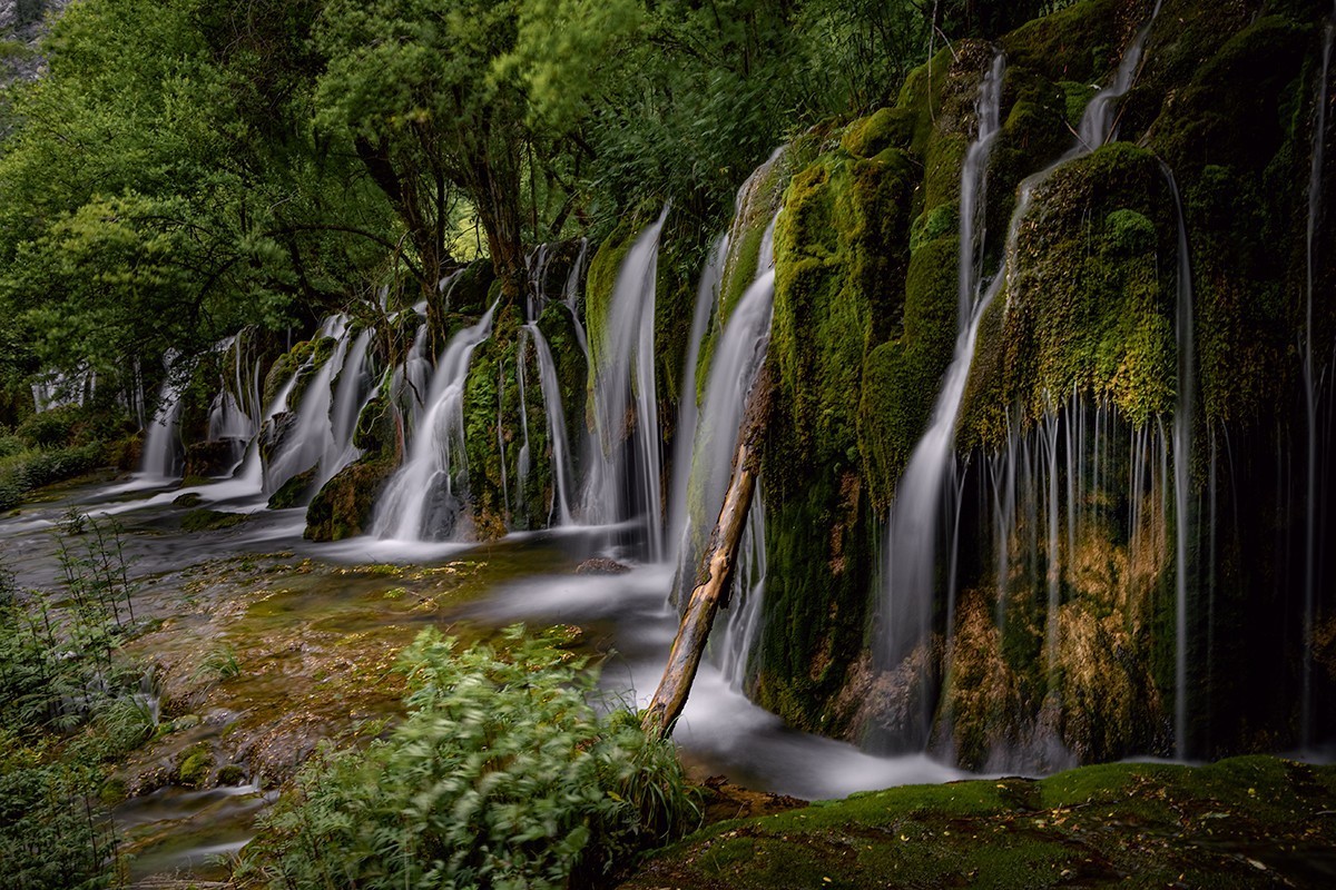 流光溢彩九寨沟