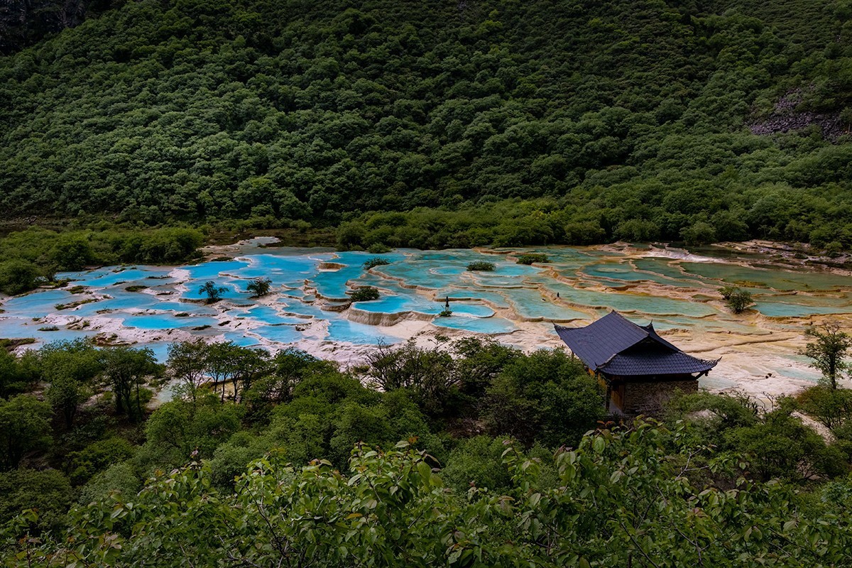 流光溢彩九寨沟