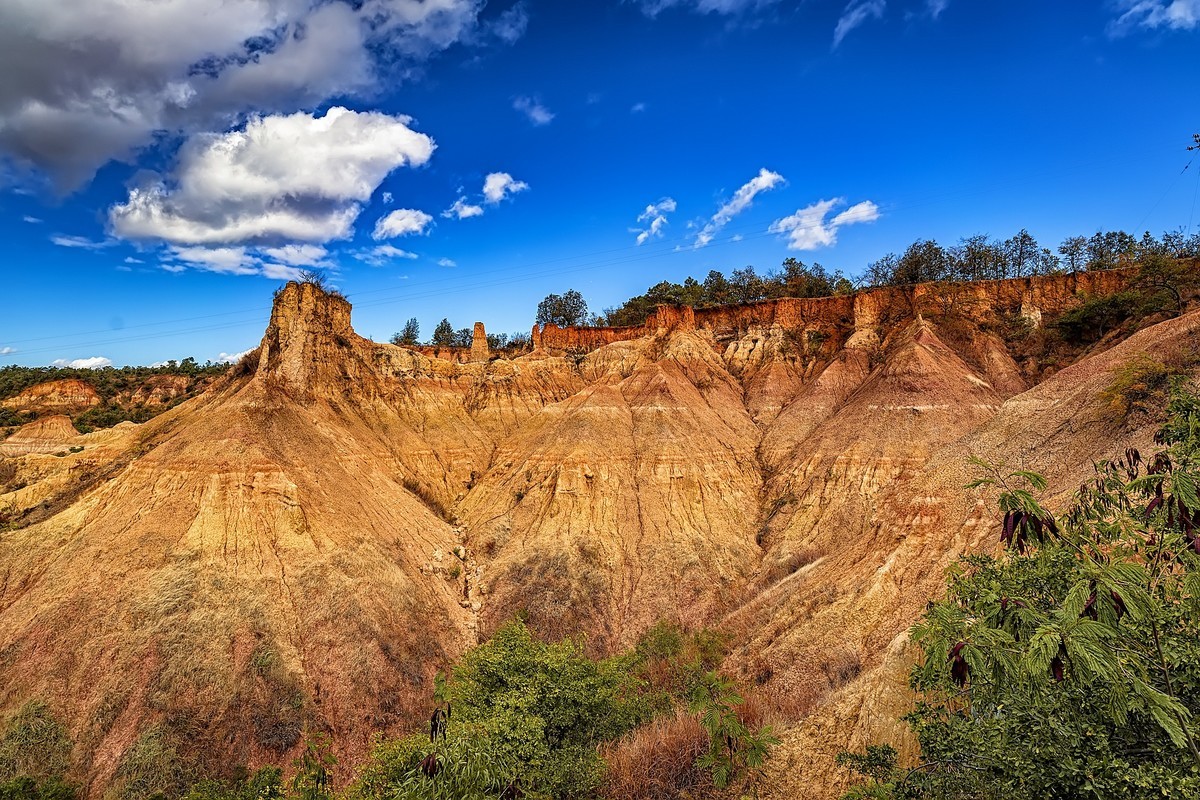 云南元谋《浪巴铺土林》(祝你元旦快乐)