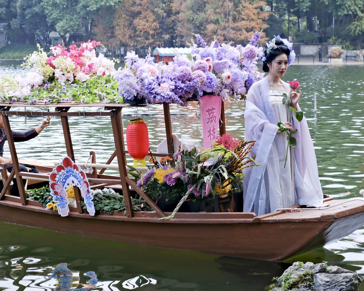 迎春水上花市（二）