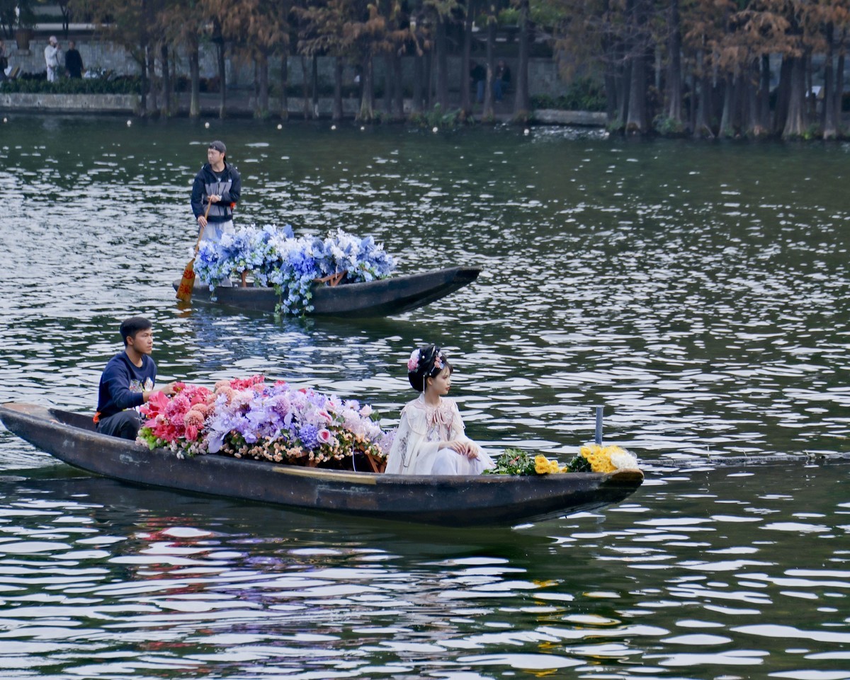 迎春水上花市（二）