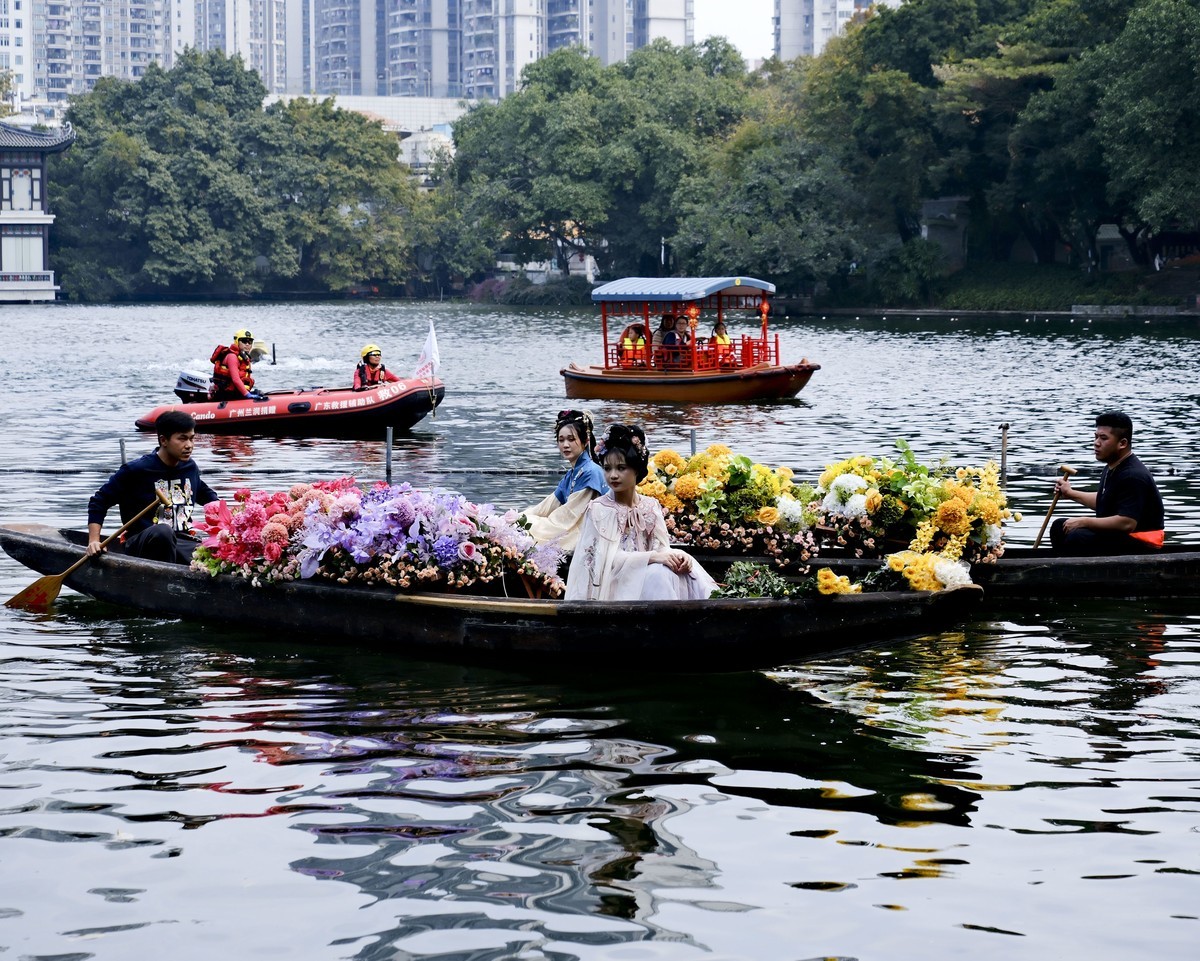 迎春水上花市（二）