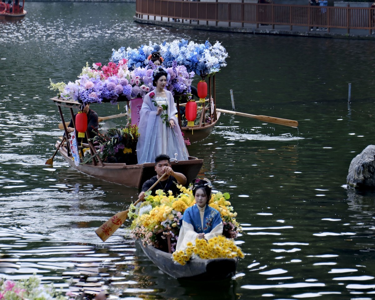 迎春水上花市（二）