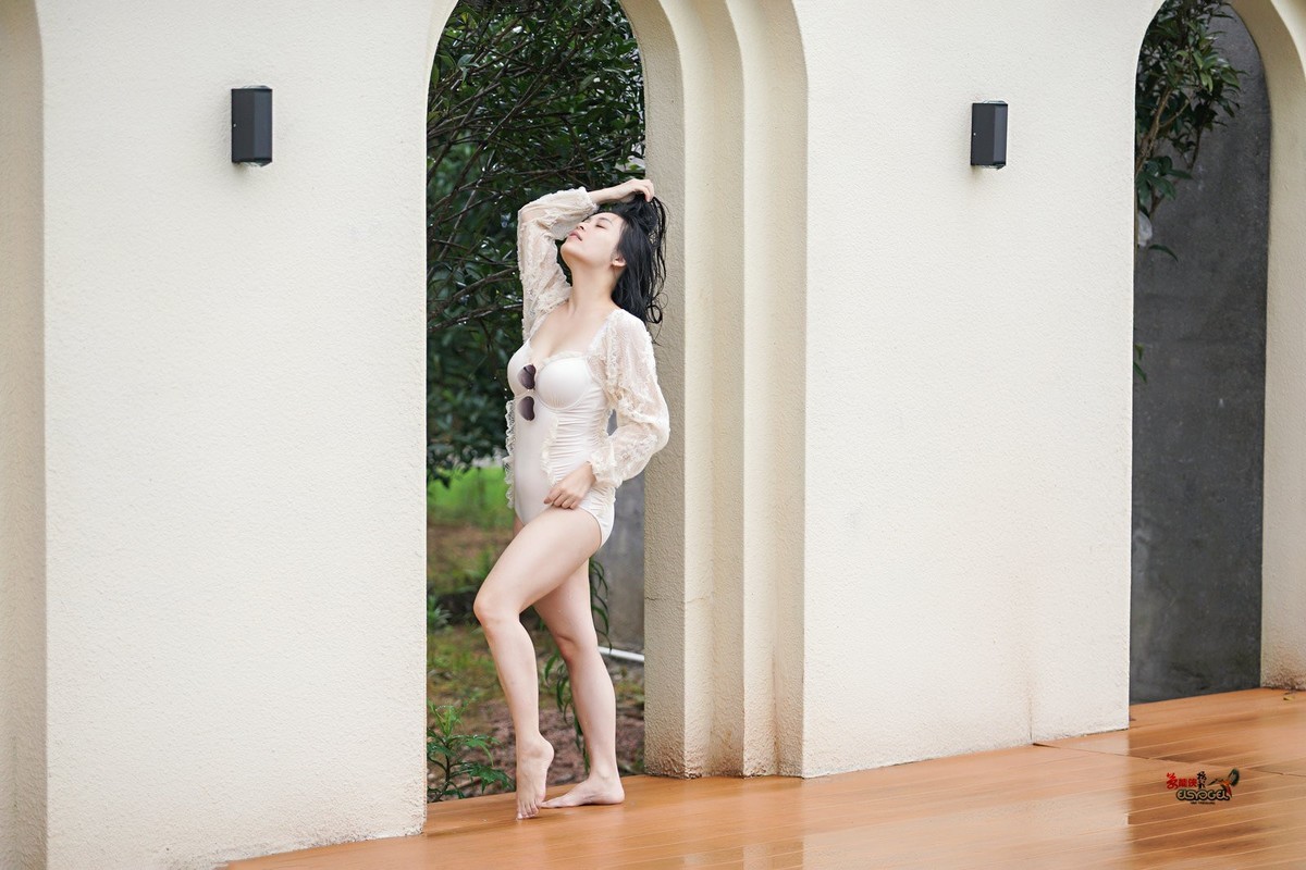 【新丰大风门泳装少女】---佳佳