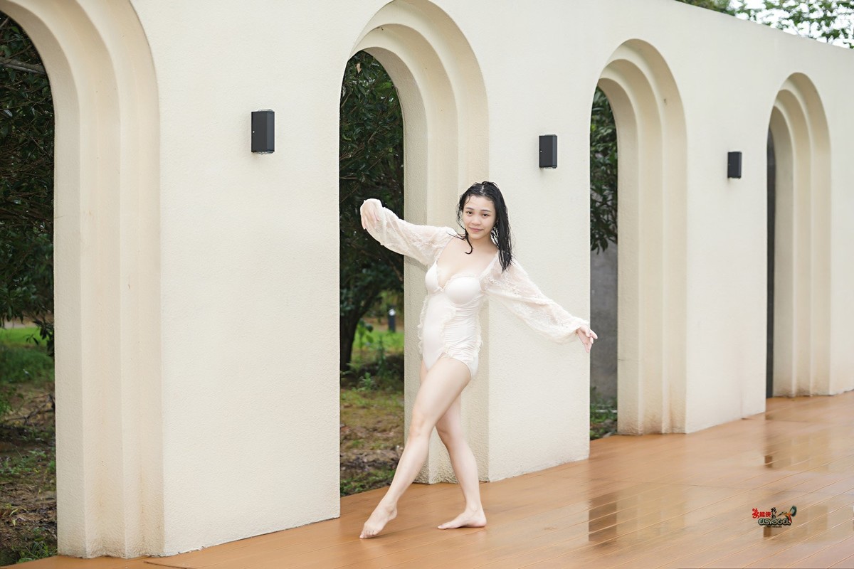 【新丰大风门泳装少女】---佳佳