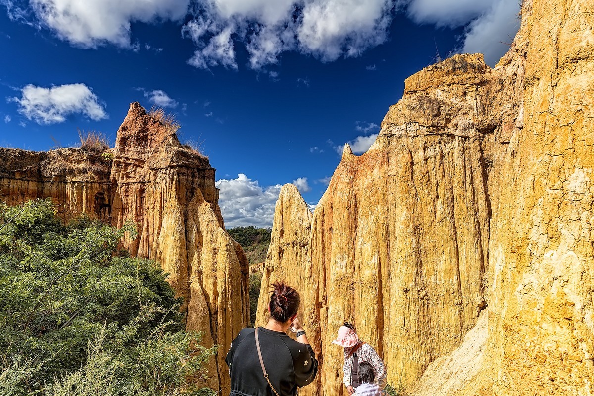 云南元谋《浪巴铺土林》(祝你元旦快乐)