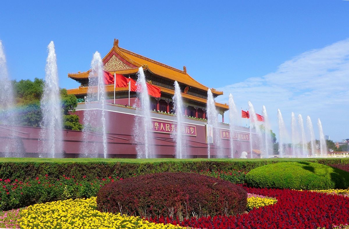 节日的 天 安 门