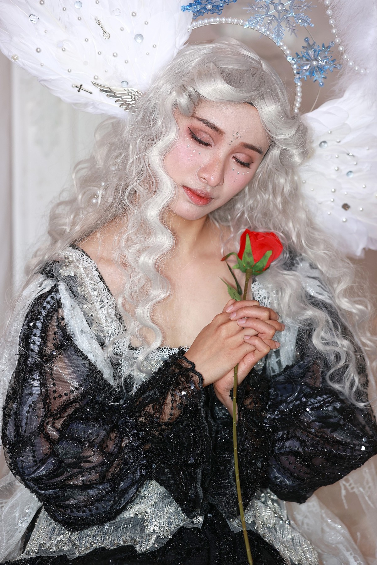 漂亮的角色扮演人像一组