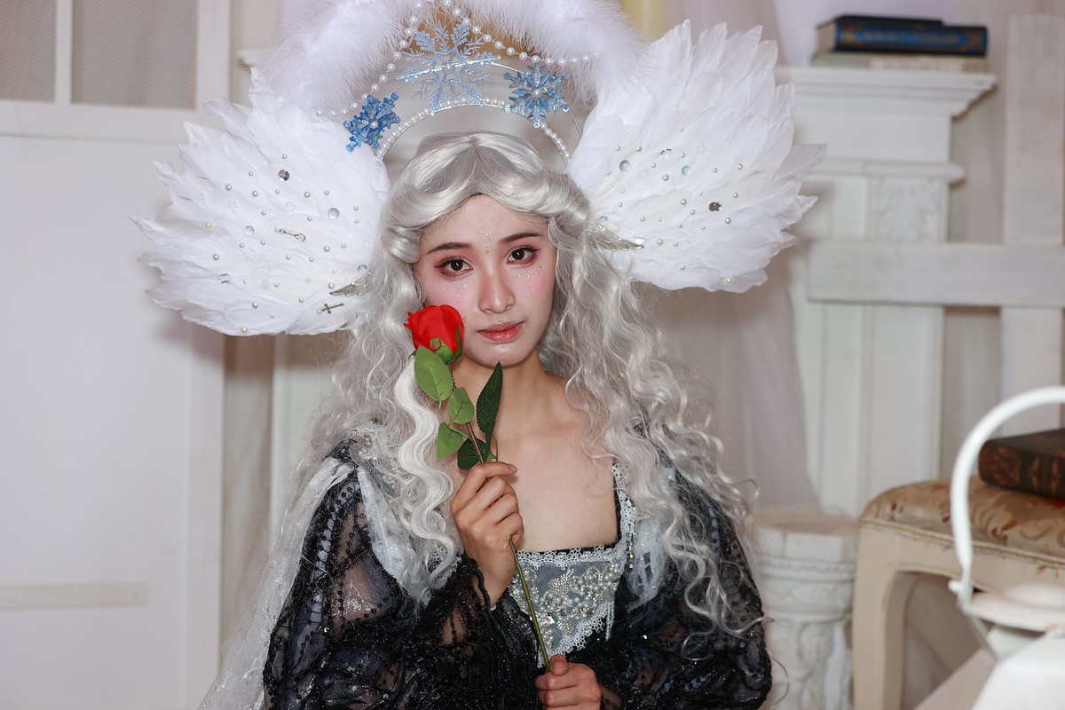 漂亮的角色扮演人像一组