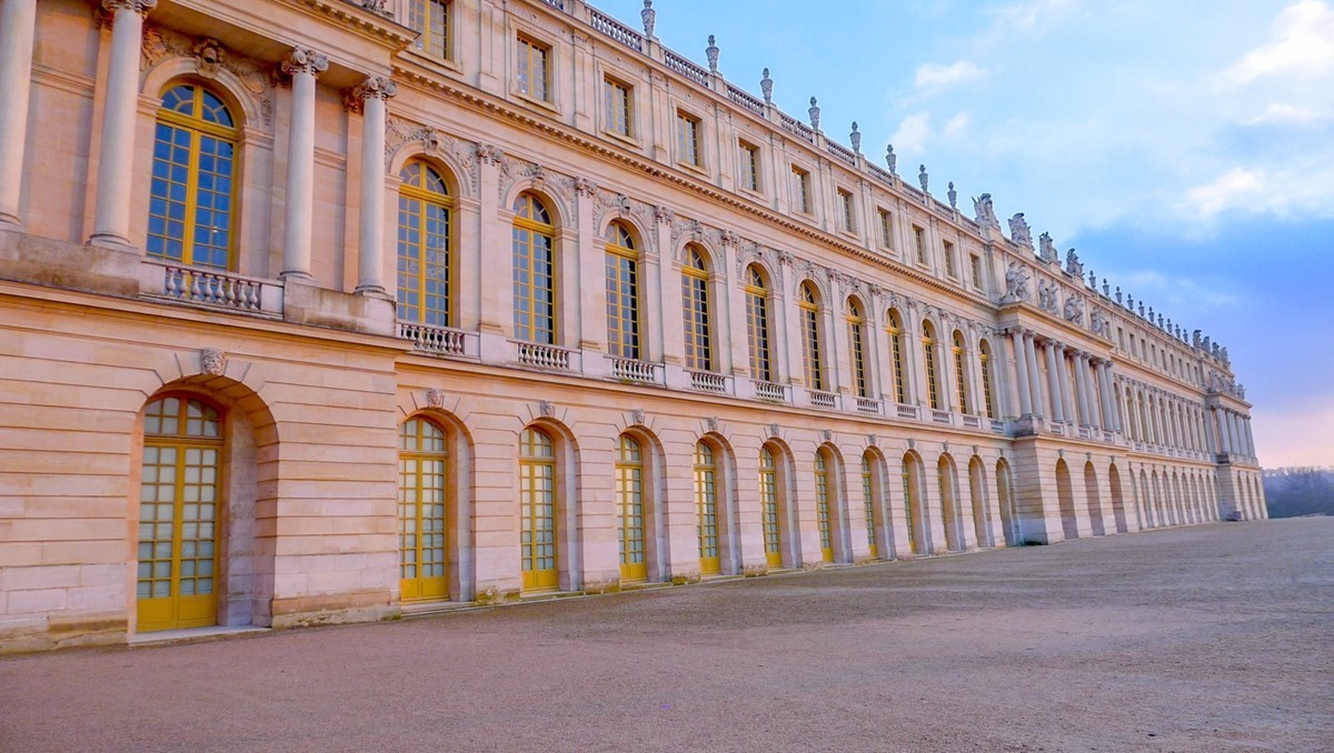 游览“法尔赛宫”