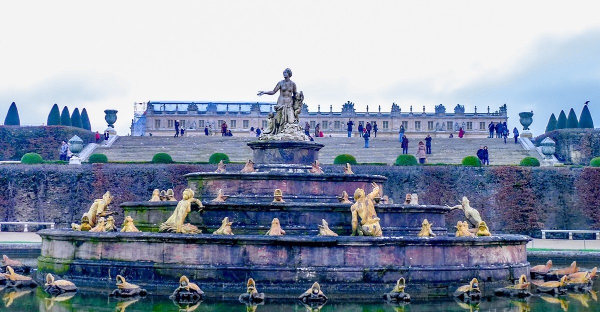 游览“法尔赛宫”