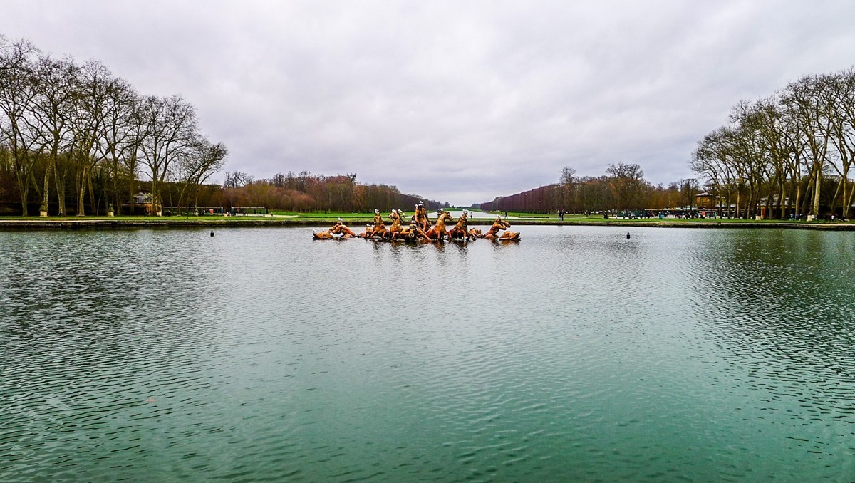 游览“法尔赛宫”