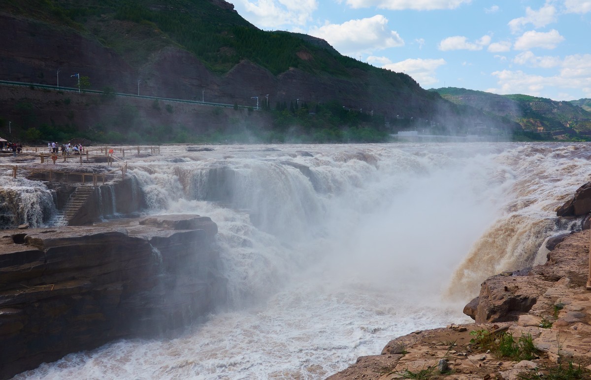 壶口瀑布--山西侧