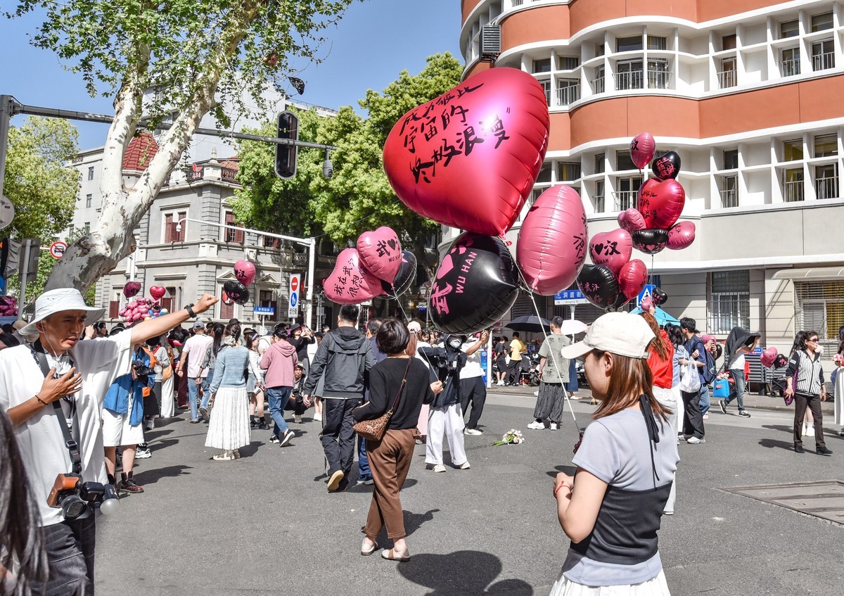 一栋楼带火一条街