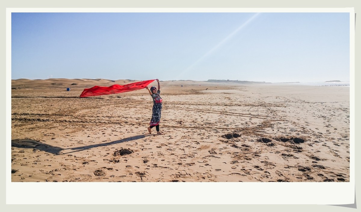 红舞在沙滩