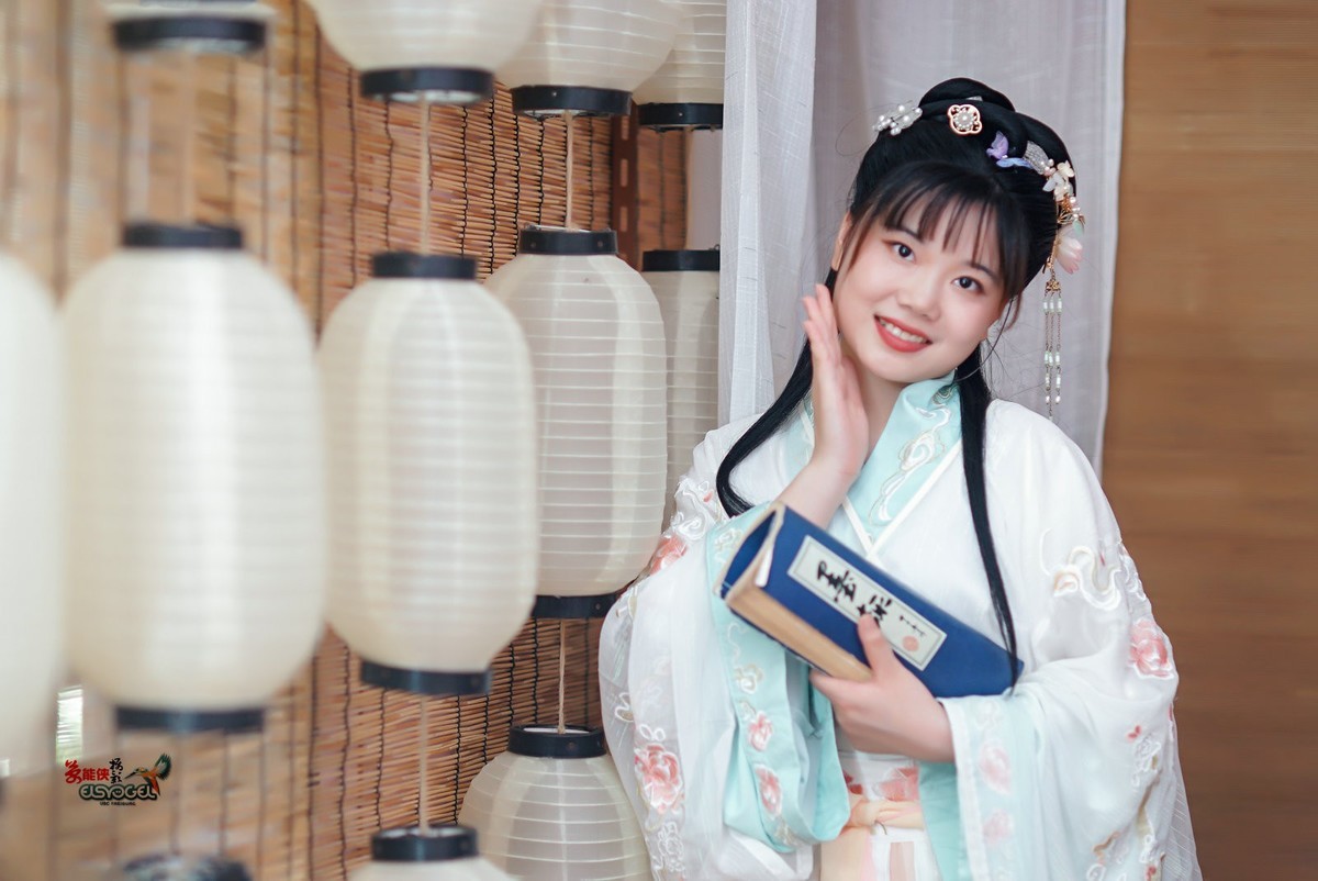 【汉家姑娘】---晓芳